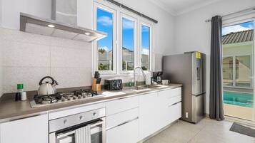 House (4 Bedrooms) | Property amenity