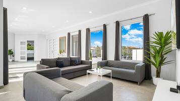 House (4 Bedrooms) | Kemudahan hartanah