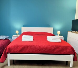 2 bedrooms, iron/ironing board, free WiFi, bed sheets