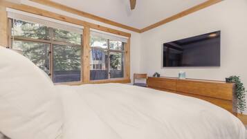 1 bedroom, travel crib, free WiFi, bed sheets