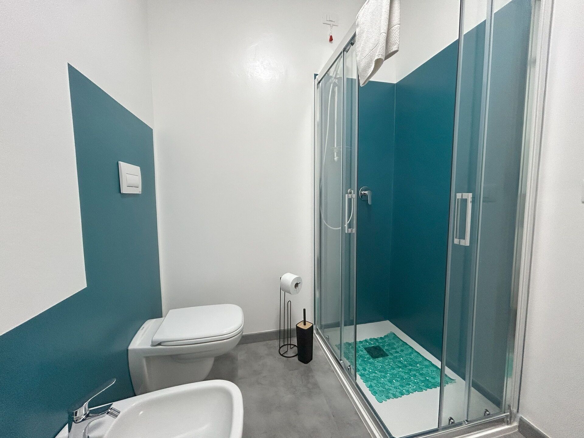 Shower, bidet