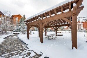 屋外ダイニングエリア