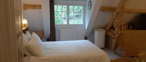 1 habitación, wifi y ropa de cama