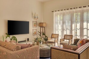 Interior - Elivaas Opalys (Arpora)