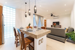 Dining - 2nd Level 1BR | Rooftop Pool & Steps to Beach (Huatulco)