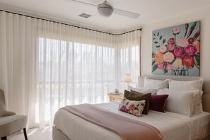 3 عدّة غرف نوم ومكواة/لوح كي وواي فاي وملاءات أسرّة