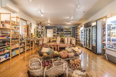 Nancy’s of Trentham | Stylish 3BD Walk to Town