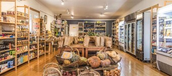Nancy’s of Trentham | Stylish 3BR Walk to Town