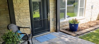 Stadium Stroll | Book IU Graduation | 4 BRs · 2 Baths · Sleeps 14