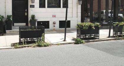 Charming 1BDR With King Bed in Rittenhouse Square