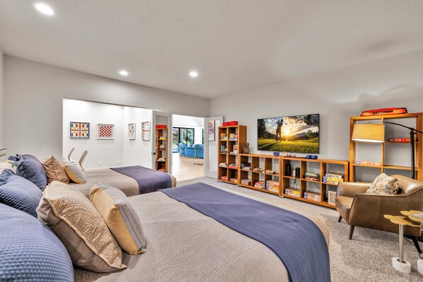 3 bedrooms, desk, iron/ironing board, WiFi
