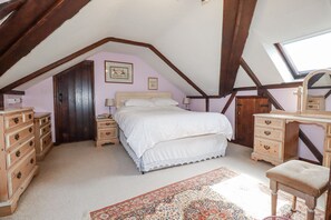 4 bedrooms, individually decorated, individually furnished, free WiFi