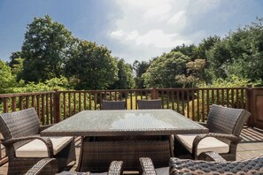 Outdoor dining - Temple House (Truro)