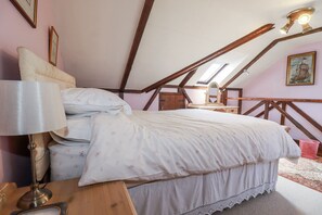 4 bedrooms, individually decorated, individually furnished, free WiFi - Temple House (Truro)