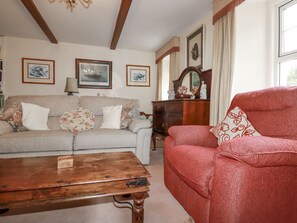 Cottage | Living area