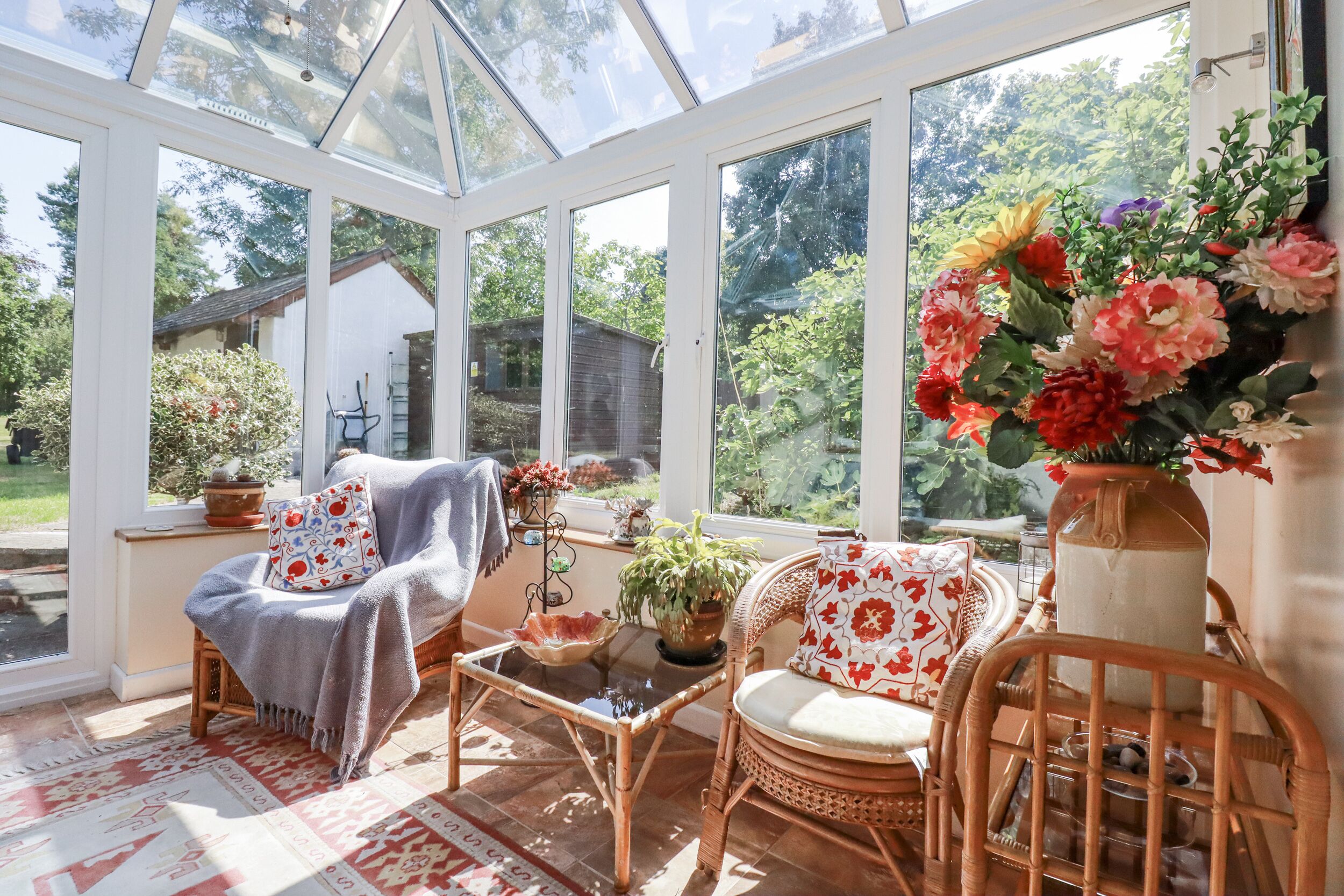 المنشأة من الداخل