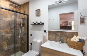 Douche, serviettes fournies