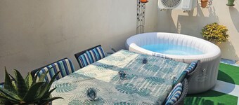 Serge Le Belge room 3 VIP - terrace - jacuzzi