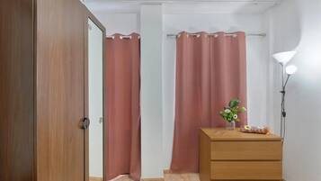 Apartment | 2 bedrooms, iron/ironing board