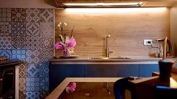 Chalet, 2 Bedrooms, Garden View | Interior