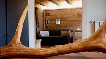 Chalet, 2 Bedrooms, Garden View | Interior