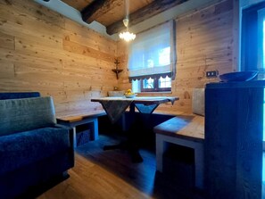 Chalet, 2 Schlafzimmer, Gartenblick | Esszimmer