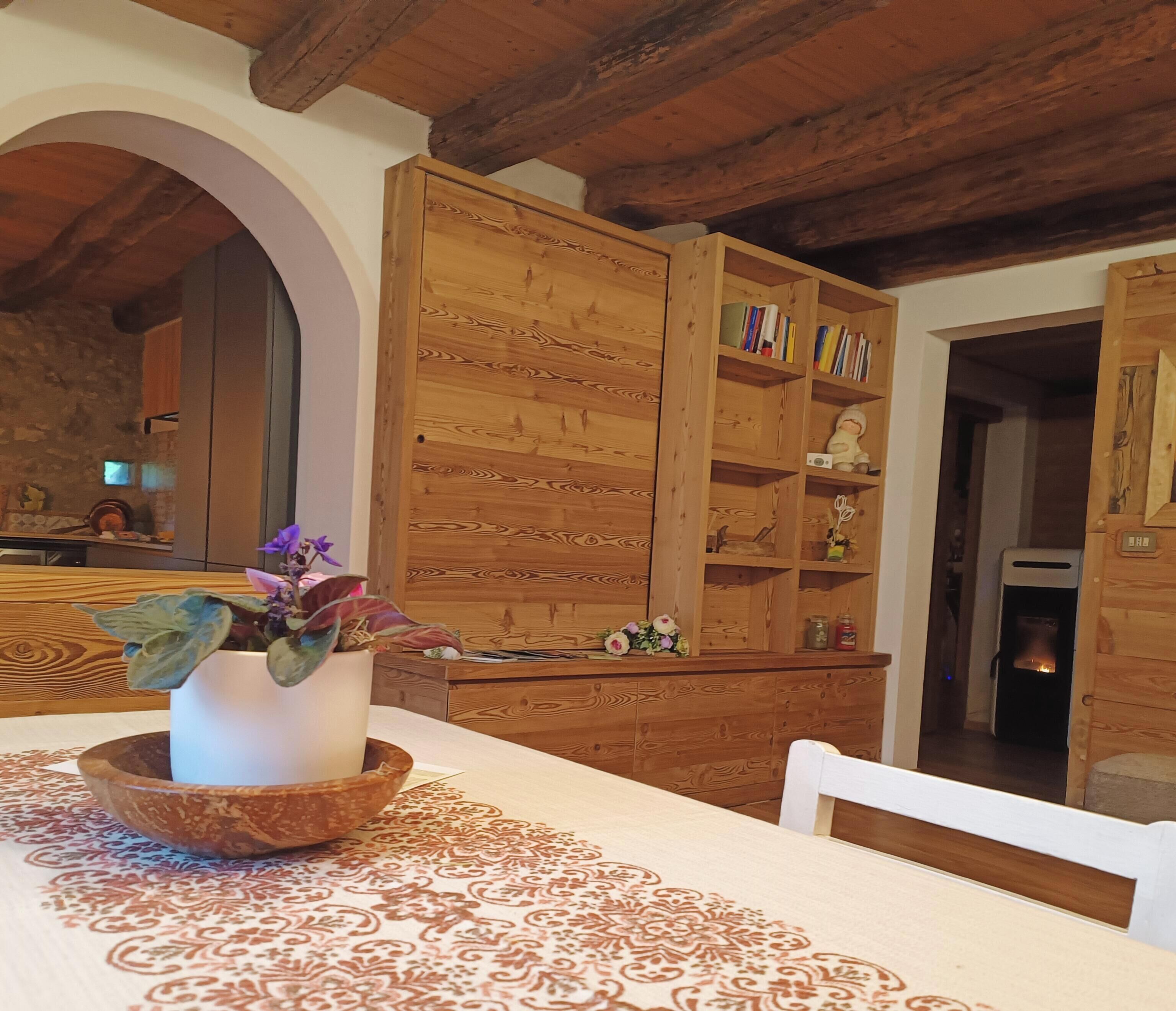Chalet, 2 Bedrooms, Garden View | Dining