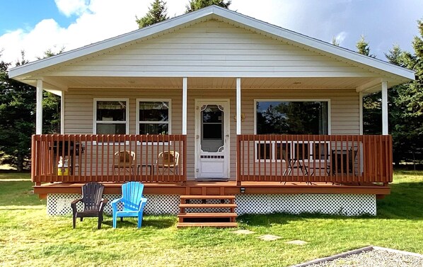 Exterior - Walk to Beach -Parkside Cottages #8 (York)