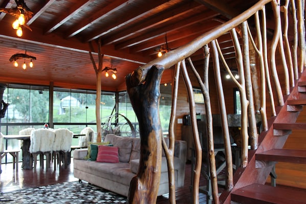 Deluxe Chalet, Patio, Lake View | Living area