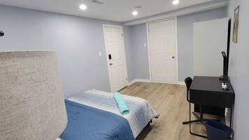 2 chambres, fer et planche à repasser, Wi-Fi, draps fournis