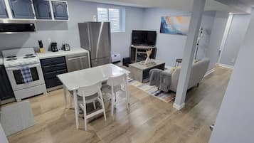Micro-ondes, four, plaque de cuisson, lave-vaisselle