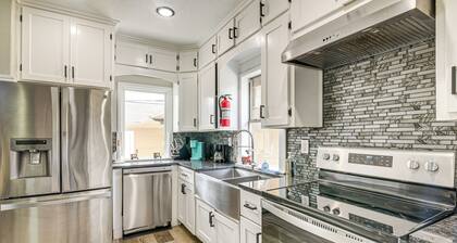 Walk to Shops & Dining: Modern Houston Apt!