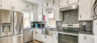 2 Mi to Dtwn: Walkable Apt in Houston!