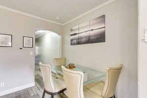 Apartment (1 Bedroom) | Interior