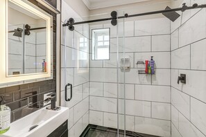 Apartment (1 Bedroom) | Interior - 2 Mi to Dtwn, Steps to Dining: Houston Haven! (Houston)