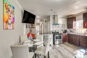 Apartment (1 Bedroom) | Interior