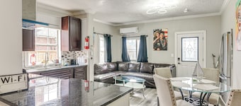 Eado Nightlife & Sports Hub! Walkable Houston Stay
