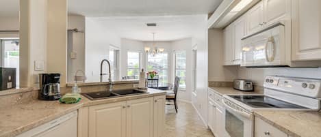 House (3 Bedrooms) | Interior