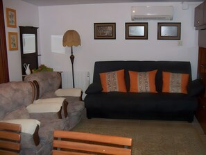 TV - Apartment 'Basterretxea II' with Mountain Views, Private Terrace and Wi-Fi (Anoz)