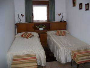 2 chambres, fer et planche à repasser, Wi-Fi, literie fournie