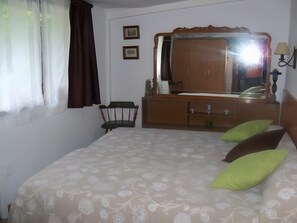 2 bedrooms, iron/ironing board, WiFi, bed sheets - Apartment 'Basterretxea II' with Mountain Views, Private Terrace and Wi-Fi (Anoz)
