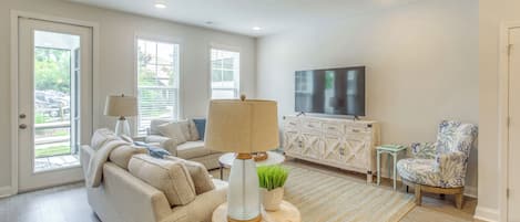 Apartment (3 Bedrooms) | Front of property