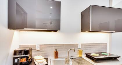 Shop, Dine & Walk to Ocean: Redondo Beach Apt!