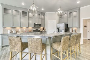 House (3 Bedrooms) | Interior