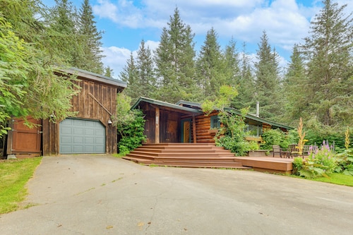 Ski, Hike & Snowshoe: Homer Getaway w/ Fire Pit