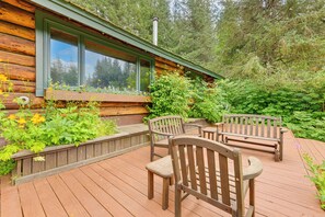 House (2 Bedrooms) | Interior - Ski, Hike & Snowshoe: Homer Getaway w/ Fire Pit (Homer)