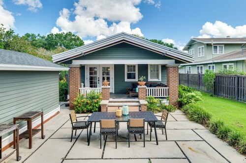 Renovated, Stylish Retreat w/ Patio in Lakeland!