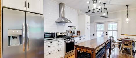 House (3 Bedrooms) | Interior