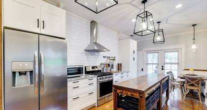Renovated, Stylish Retreat w/ Patio in Lakeland!