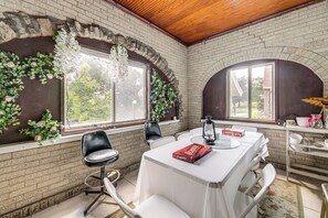 House (5 Bedrooms) | Interior - Modern Group Getaway w/ Private Yard in Cincinnati (Cincinnati)